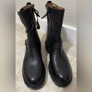 SOFFT Women's Amberlynn Boots In Black Color (Size 6.5).
